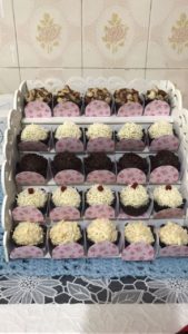 Brigadeiros no expositor